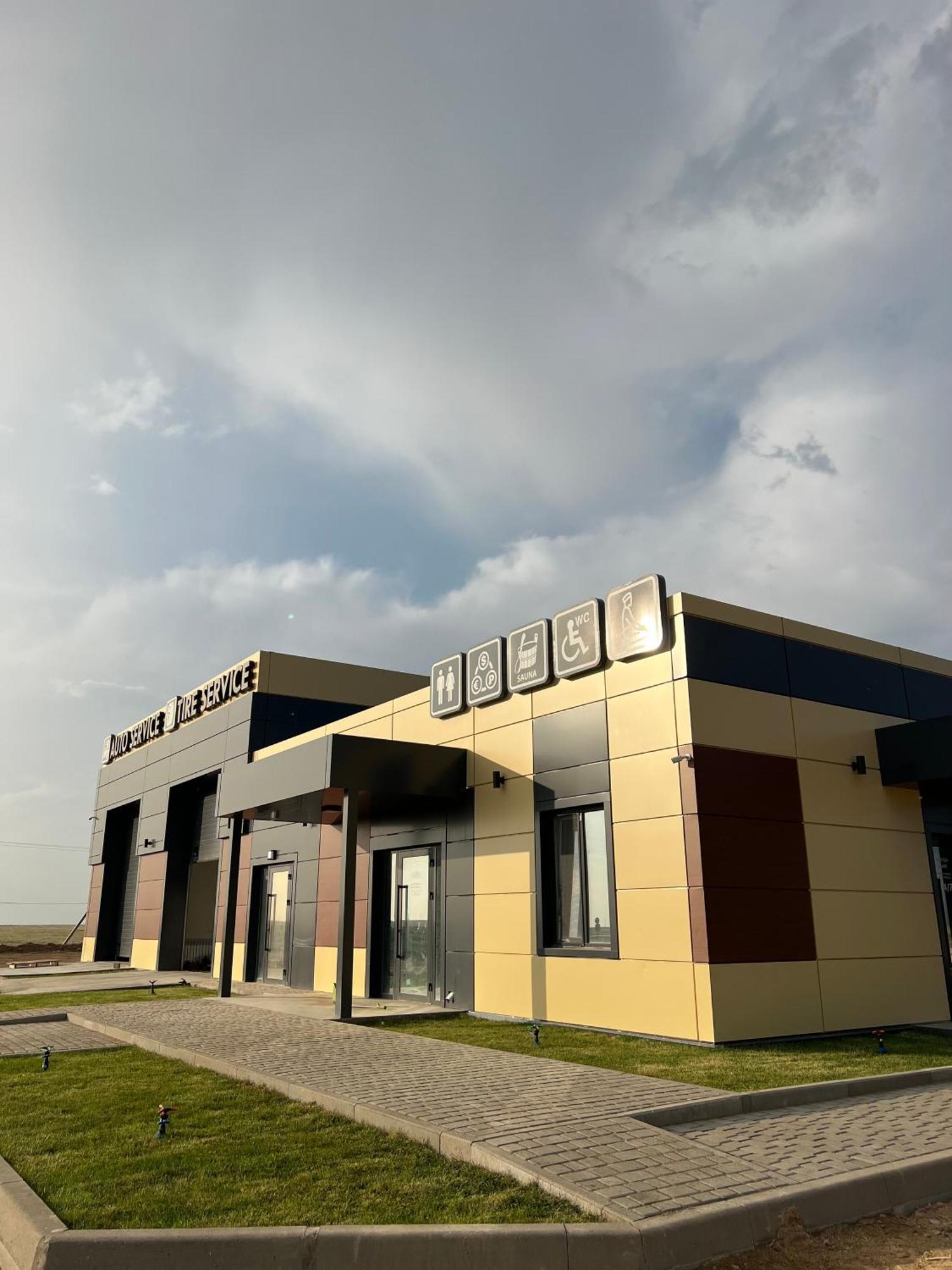 Alan Tir Parking Motel Zhympity Екстериор снимка